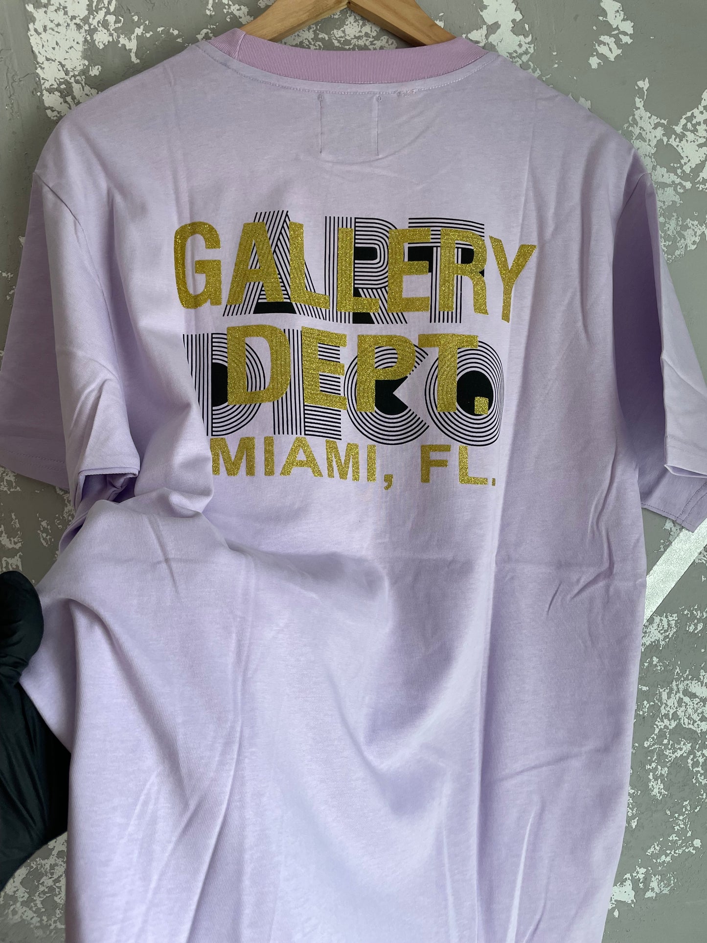 CAMISETA GALLERY DEPT.
