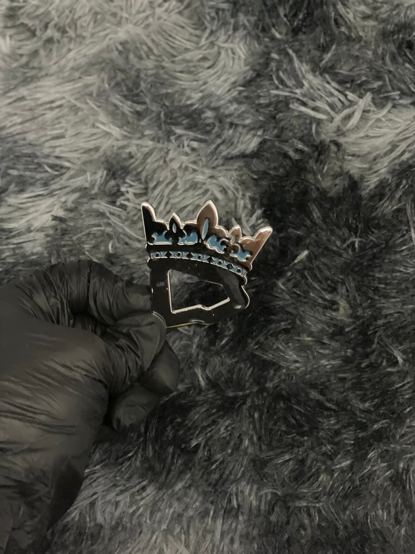 PIN DE CORONA