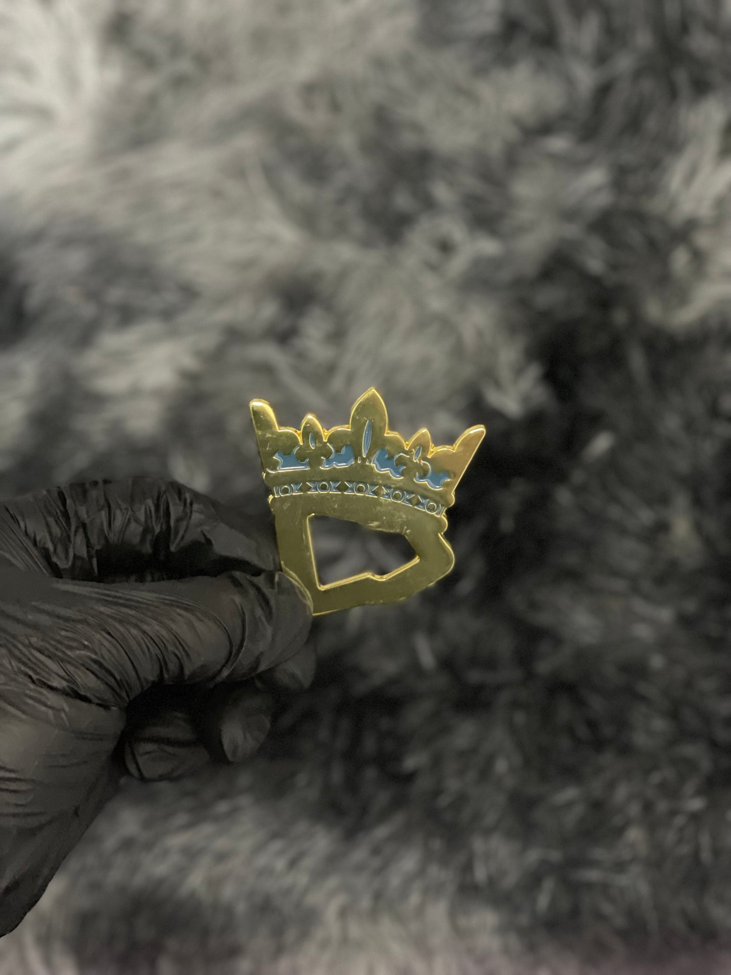 PIN DE CORONA